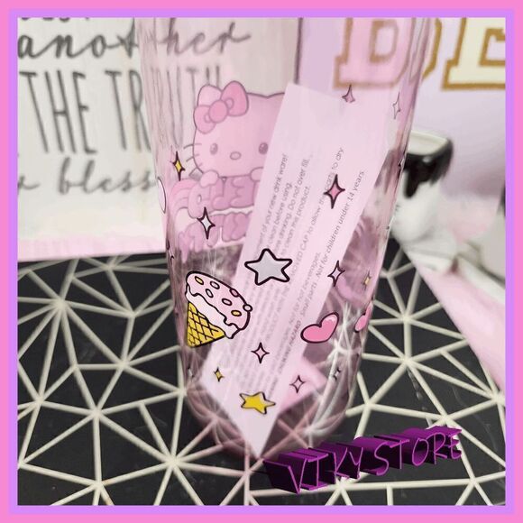 NWT Hello Kitty Charm: Clear Plastic 28 oz Water Bottle NWT - Picture 3 of 5